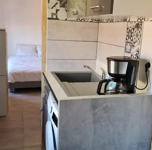 Le De La Republique דירה