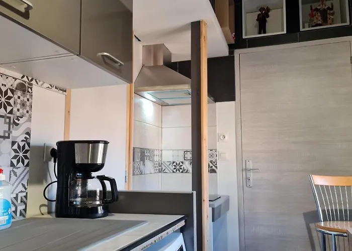 Le De La Republique * אגדה