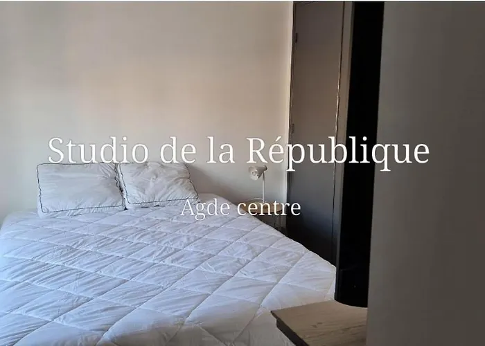 Le De La Republique * אגדה